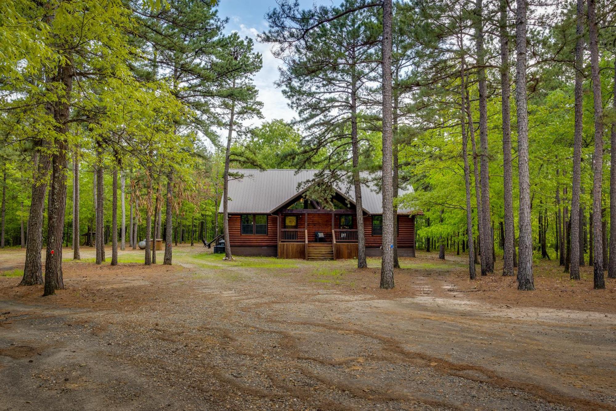 Cross Timbers Cabin On The Grove'S 25-Acres Broken Bow Exteriér fotografie