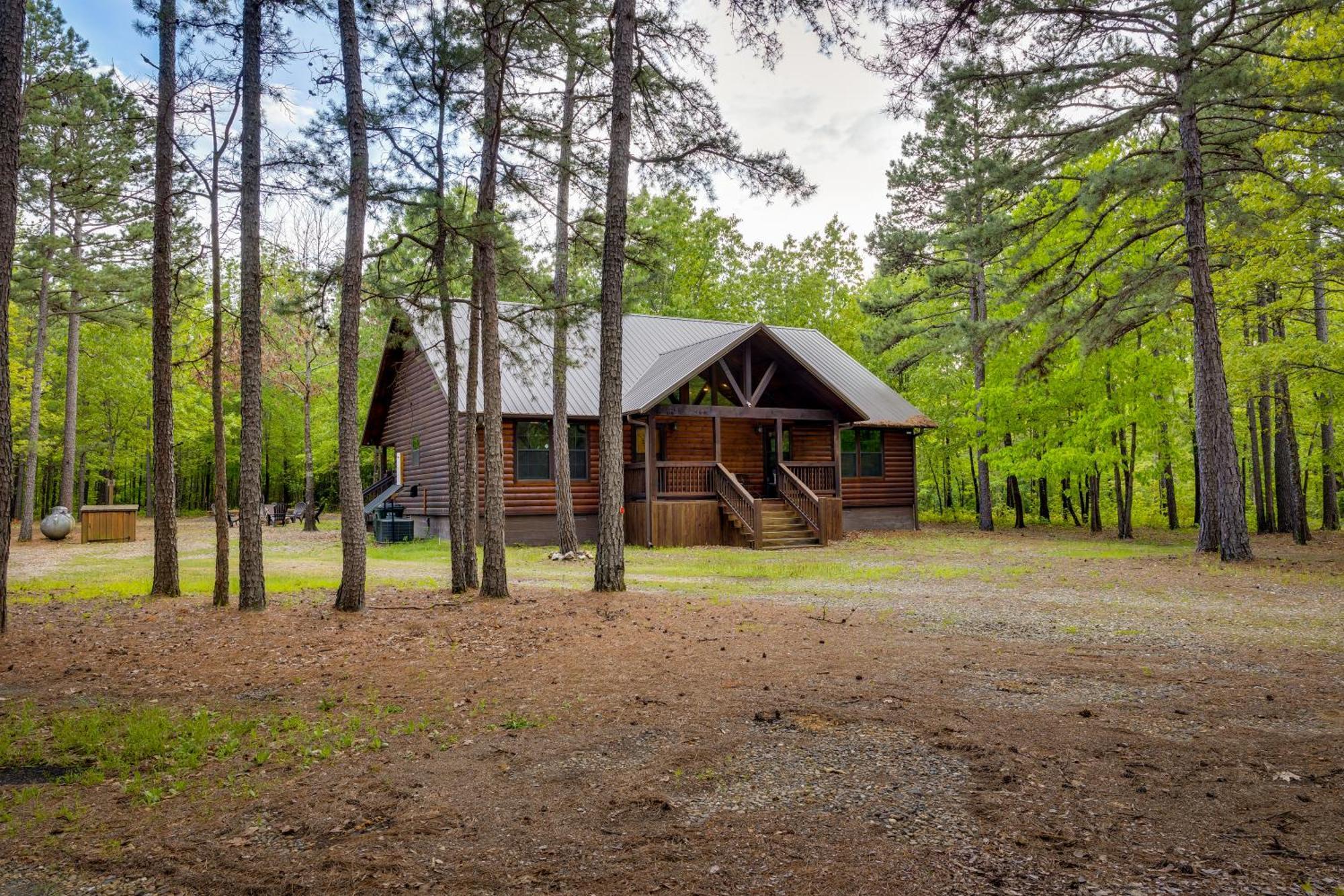 Cross Timbers Cabin On The Grove'S 25-Acres Broken Bow Exteriér fotografie